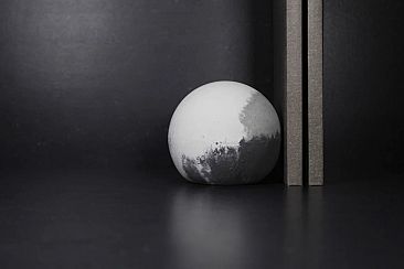 Three colors concrete bookend