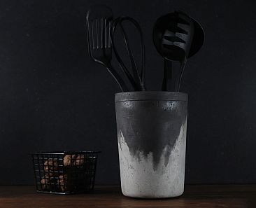 FLOW concrete kitchen utensil holder