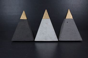 PYRAMID gold concrete figure