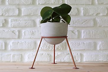 SCANDINAVIAN concrete plant pot