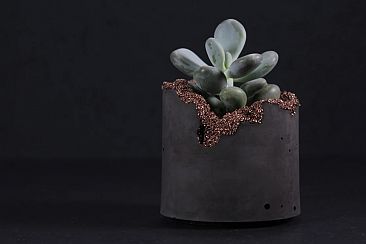 GEODE concrete plant pot